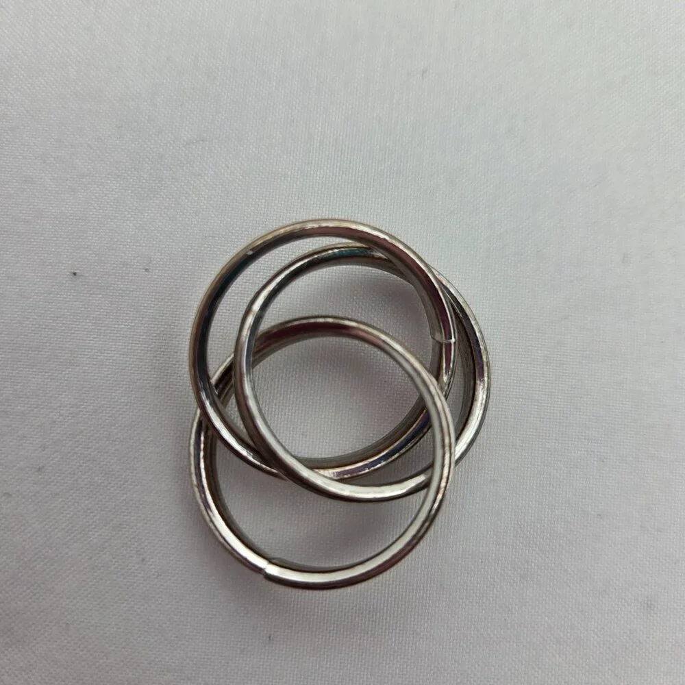 Vintage 90s Silver-Tone Rolling Ring - Triple Interconnected Bands
